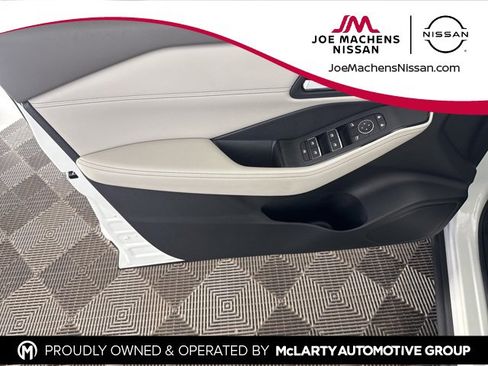 Used 2024 Nissan Rogue SL w/ SL Premium Package image 18