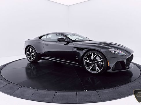 Used 2021 Aston Martin DBS Superleggera RWD image 19