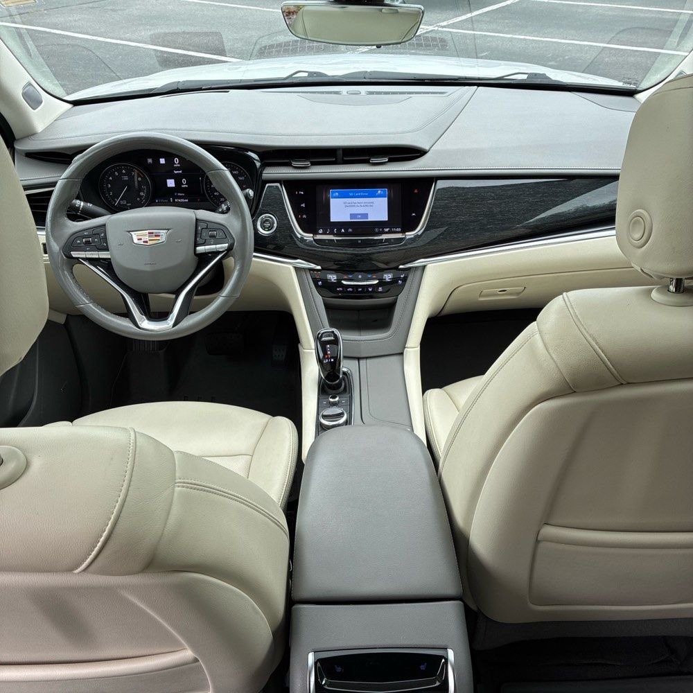 Used 2021 Cadillac XT6 Premium Luxury AWD/4WD image 7