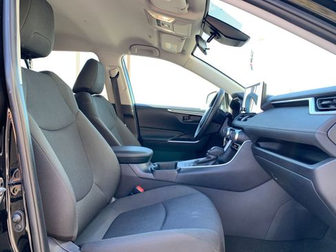 Used 2025 Toyota RAV4 LE image 35