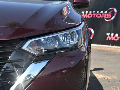 Used 2025 Nissan Sentra SV FWD image 11