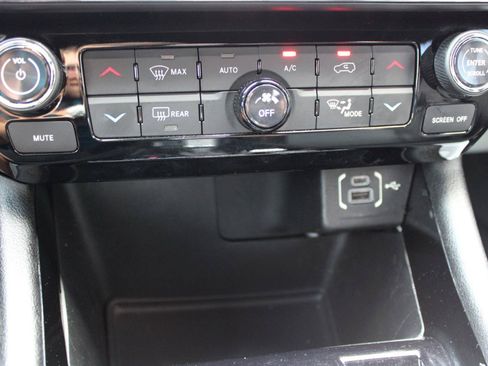 Used 2023 Jeep Compass Limited AWD/4WD image 26