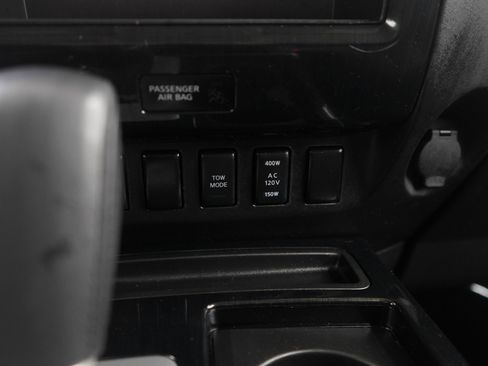 Used 2014 Nissan Titan SV w/ SV Premium Utility Package image 29