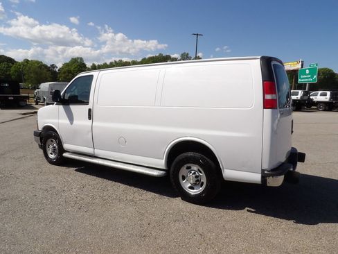 Used 2020 Chevrolet Express 2500 w/ Driver Convenience Package image 4