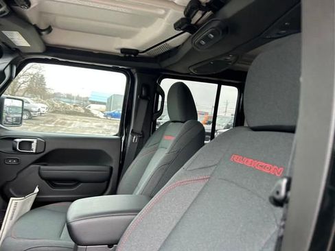 New 2025 Jeep Wrangler Unlimited Rubicon AWD/4WD image 12