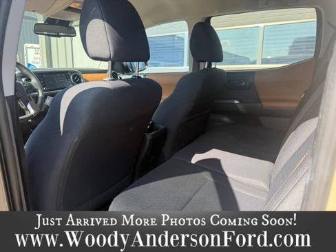 Used 2020 Toyota Tacoma SR5 RWD image 10
