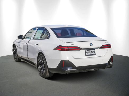 New 2026 BMW 540i xDrive w/ M Sport Package image 4