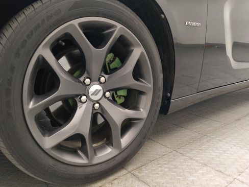 Used 2018 Dodge Charger R/T w/ Premium Group RWD image 31