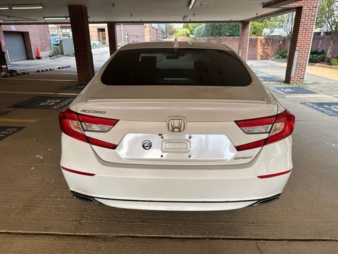 Used 2018 Honda Accord Sport image 5