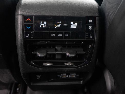 Used 2023 Jeep Grand Cherokee L Limited w/ Luxury Tech Group II image 29