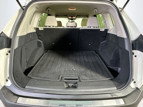 Used 2023 Nissan Rogue SV AWD/4WD image 28