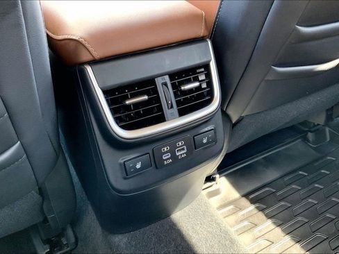 Used 2025 Subaru Outback Touring AWD/4WD image 10