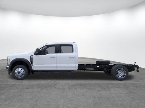 New 2026 Ford F450 Lariat image 3