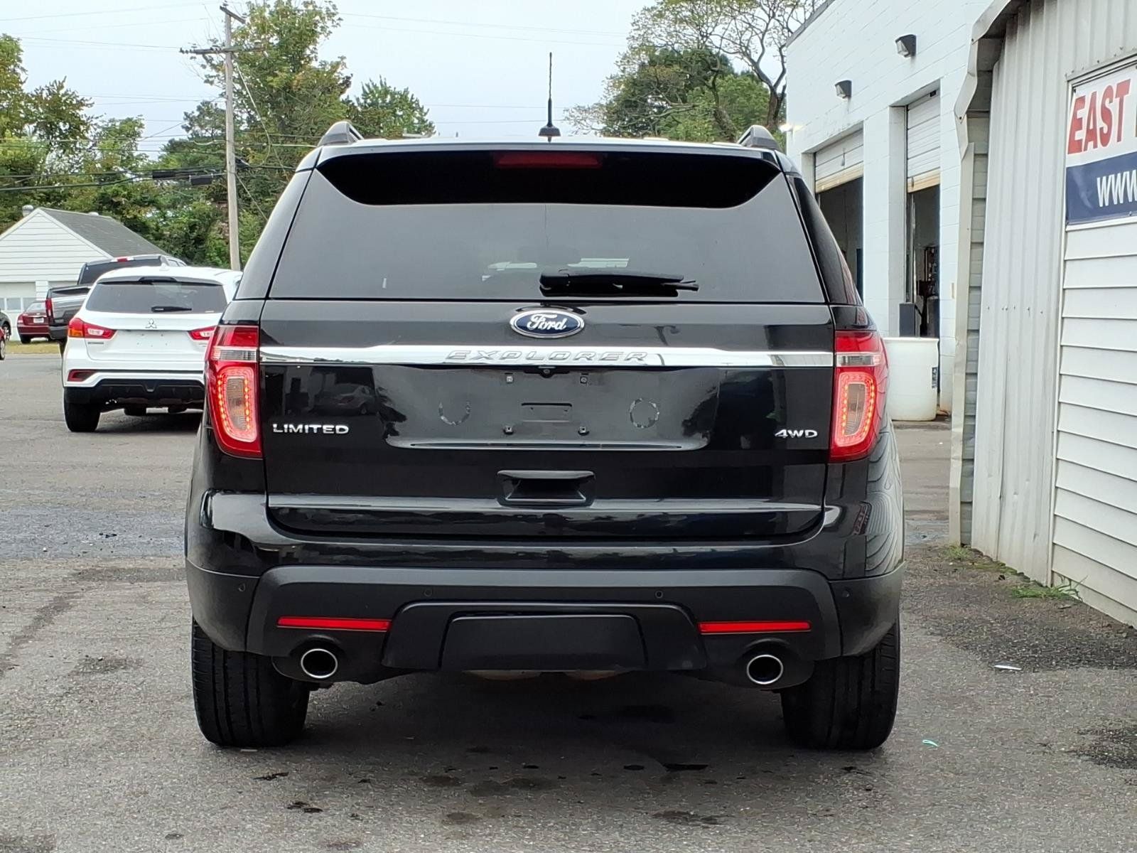 Used 2015 Ford Explorer Limited w/ Equipment Group 302A AWD/4WD image 4