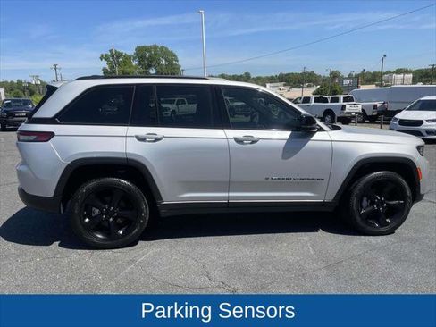 Certified 2025 Jeep Grand Cherokee Limited w/ Luxury Tech Group II AWD/4WD image 10