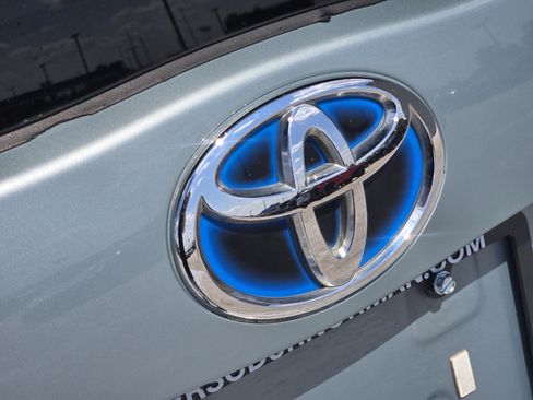 Used 2014 Toyota Prius Two FWD image 11