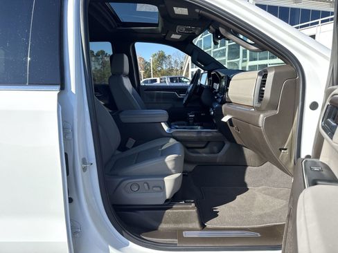 Used 2025 GMC Sierra 1500 SLT w/ SLT Premium Plus Package image 33