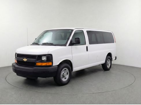 Used 2025 Chevrolet Express 3500 LT w/ LT Preferred Equipment Group image 3