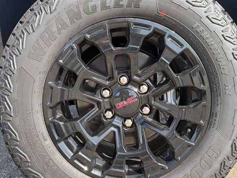 New 2026 GMC Canyon Elevation w/ Convenience Package AWD/4WD image 10