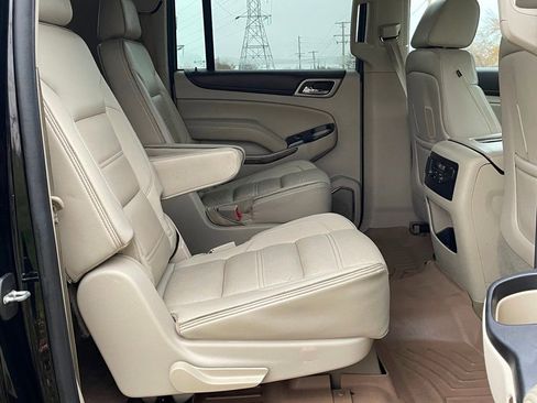 Used 2016 GMC Yukon XL Denali image 30