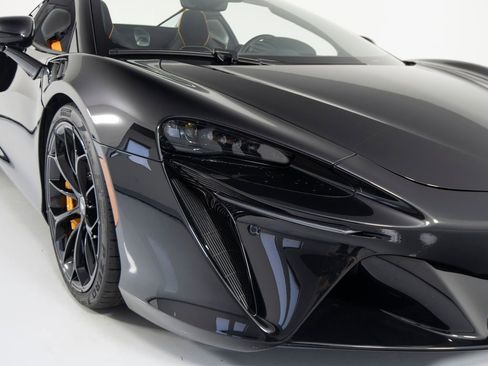 Used 2025 McLaren Artura Spider RWD image 37