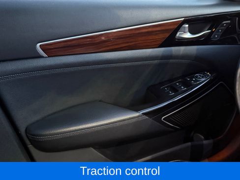 Used 2018 Kia Cadenza Technology image 32