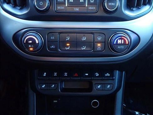 Used 2018 Chevrolet Colorado ZR2 image 18