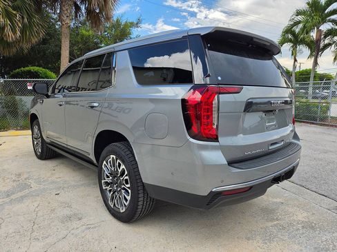 Used 2023 GMC Yukon Denali Ultimate AWD/4WD image 7