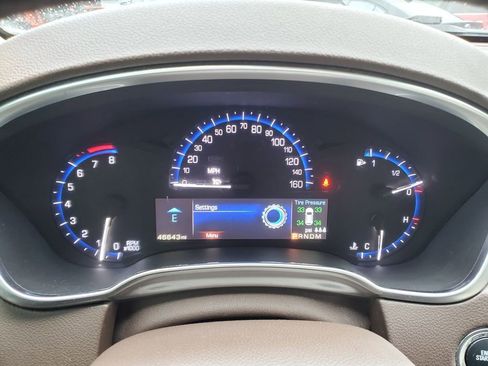 Used 2015 Cadillac SRX Luxury w/ Driver Awareness Package image 21