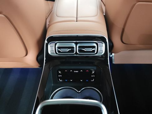 Certified 2025 Mercedes-Benz S 580e 4MATIC Sedan image 30