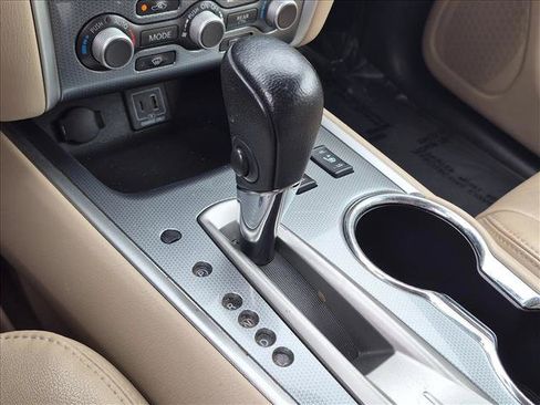 Used 2019 Nissan Pathfinder SL FWD image 15