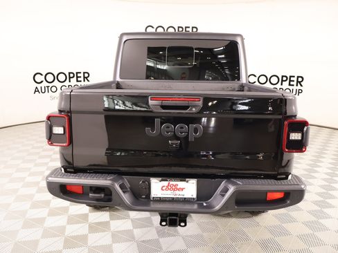 Used 2024 Jeep Gladiator Sport AWD/4WD image 21
