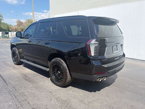 Used 2025 Chevrolet Tahoe Z71 w/ Comfort Package image 3