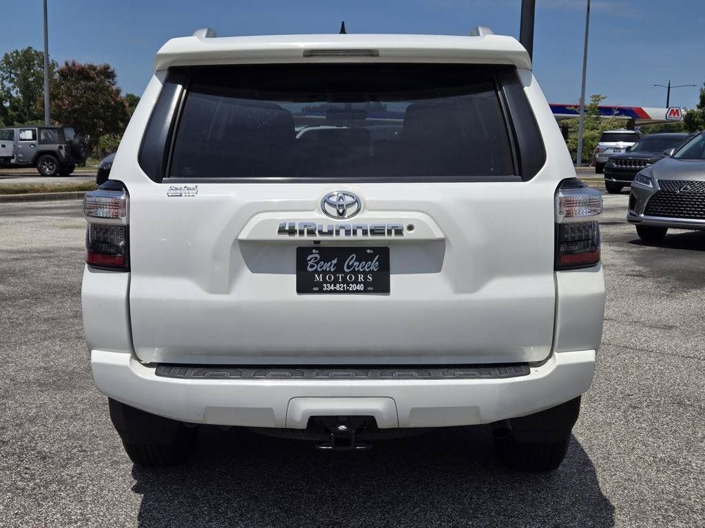 Used 2018 Toyota 4Runner SR5 AWD/4WD image 8
