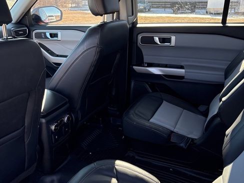 Used 2023 Ford Explorer XLT w/ Equipment Group 202A image 10