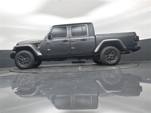 New 2025 Jeep Gladiator Sport image 40
