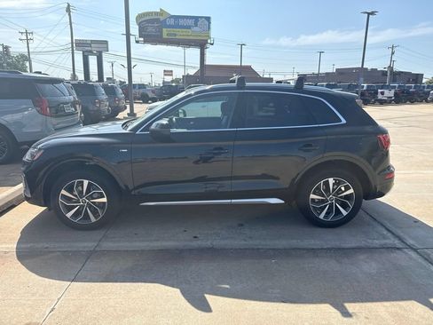 Used 2023 Audi Q5 2.0T Premium Plus w/ Premium Plus Package AWD/4WD image 2
