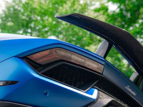 Used 2019 Lamborghini Huracan Performante AWD/4WD image 42