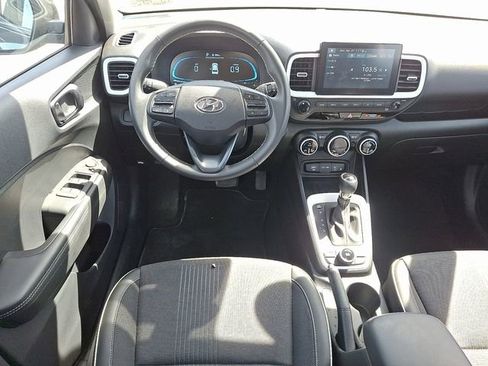Used 2026 Hyundai Venue SEL FWD image 11