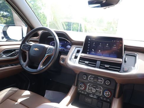 Certified 2024 Chevrolet Tahoe High Country AWD/4WD image 32