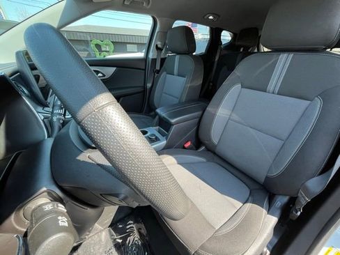 Used 2025 Chevrolet Blazer LT AWD/4WD image 19