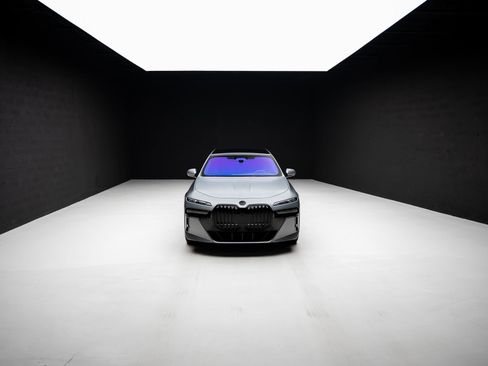 Used 2023 BMW 760i xDrive w/ Executive Package image 86