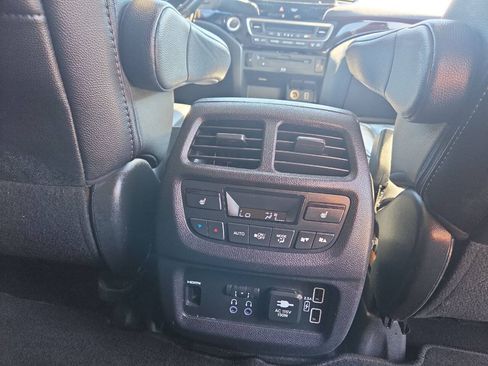 Used 2019 Honda Pilot Touring image 22
