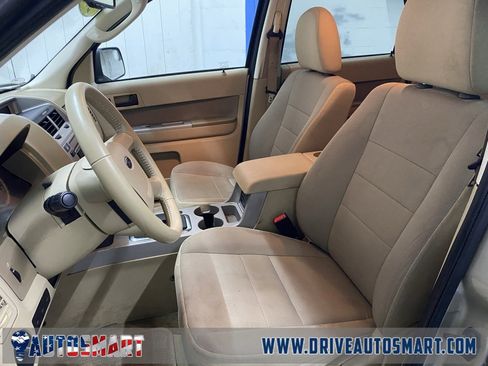 Used 2010 Ford Escape XLT image 11