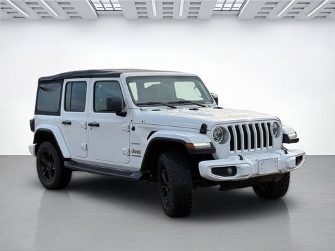 Used 2019 Jeep Wrangler Unlimited Sahara AWD/4WD image 5