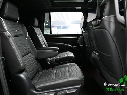Used 2026 Cadillac Escalade ESV V w/ LPO, ONYX Package AWD/4WD image 66