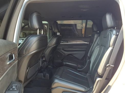 Used 2024 Jeep Grand Cherokee L Limited RWD image 11