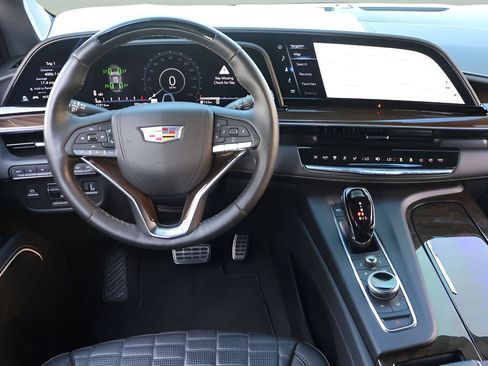 Certified 2024 Cadillac Escalade ESV Sport Platinum w/ LPO, ONYX Package AWD/4WD image 19