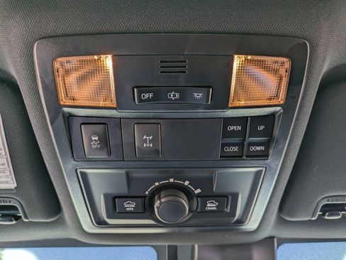 Used 2019 Toyota Tacoma 4x4 Double Cab image 16