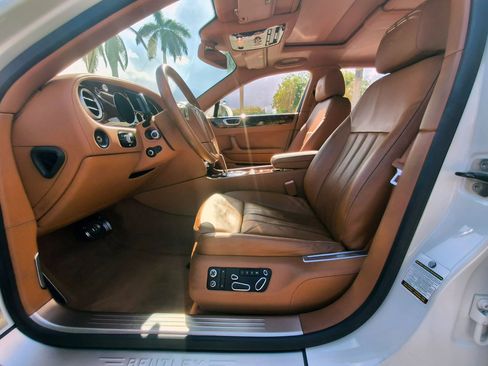 Used 2013 Bentley Flying Spur Flying Spur image 4